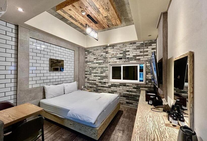 اتاق استاندارد, 2some Motel