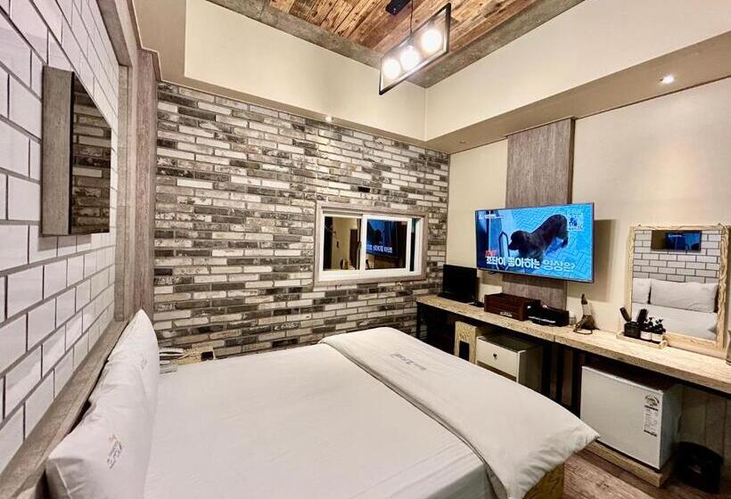 اتاق استاندارد, 2some Motel