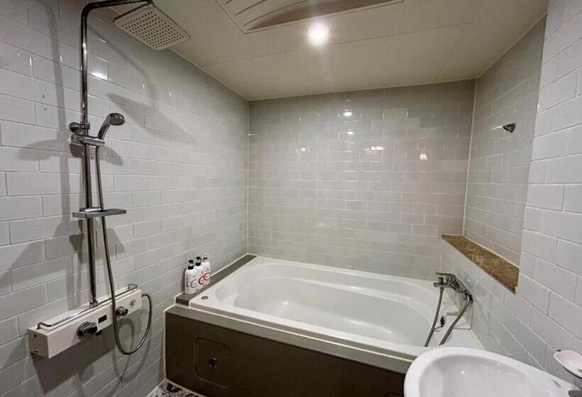 اتاق استاندارد, 2some Motel