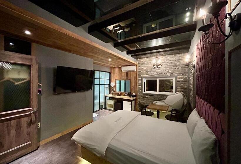اتاق استاندارد, 2some Motel