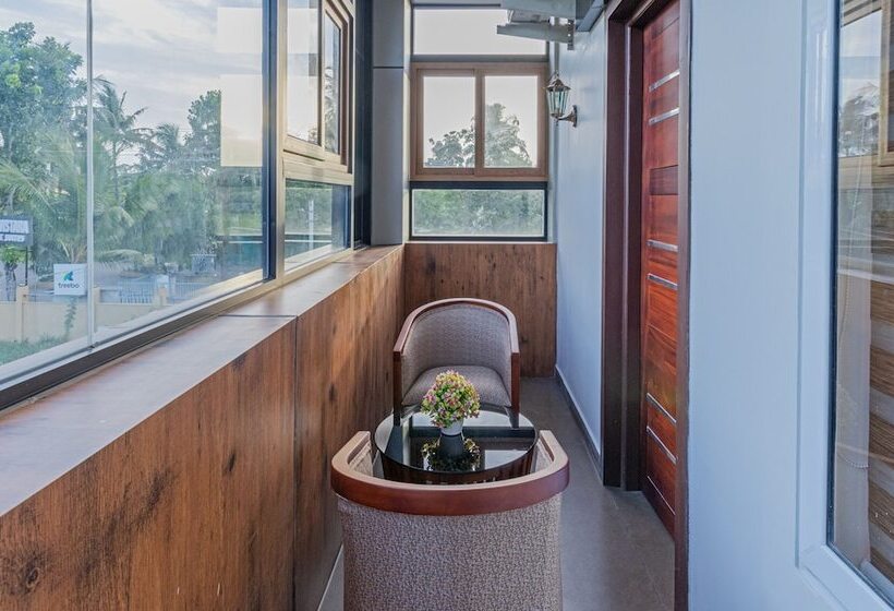 اتاق لوکس, Treebo Amigos Residency