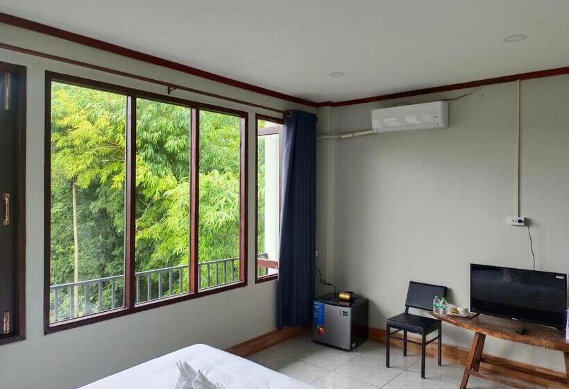 Номер Deluxe, Vang Vieng Champa