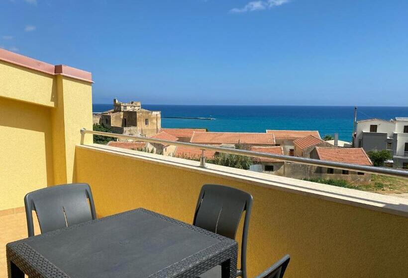 海の見えるスタンダードスタジオ, Marina Di Petrolo Apartments
