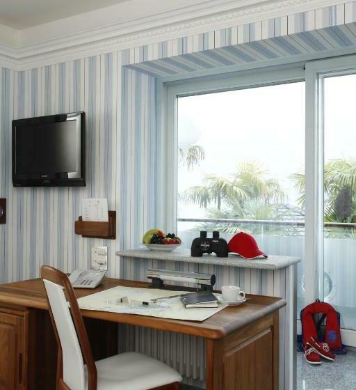 اتاق استاندارد با چشم‌انداز دریاچه, Yachtsport Resort Lago Maggiore