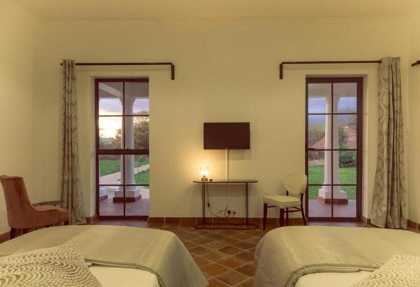 اتاق استاندارد با چشم‌انداز باغ, Kili Seasons