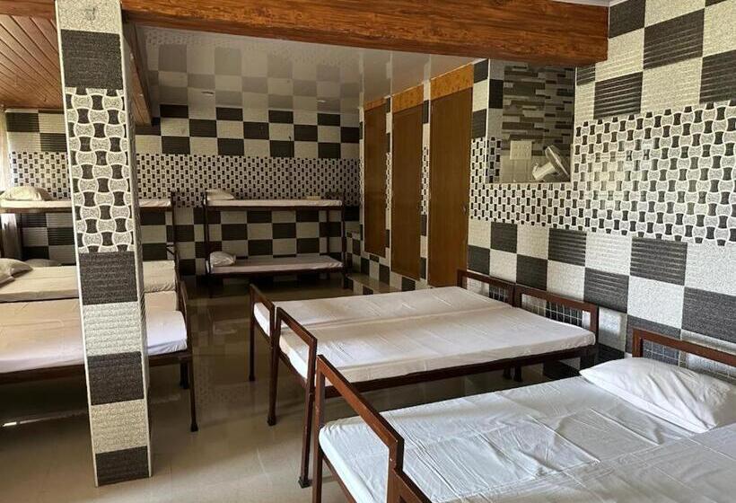 Номер Стандарт, Memmsta Hotels   Munnar