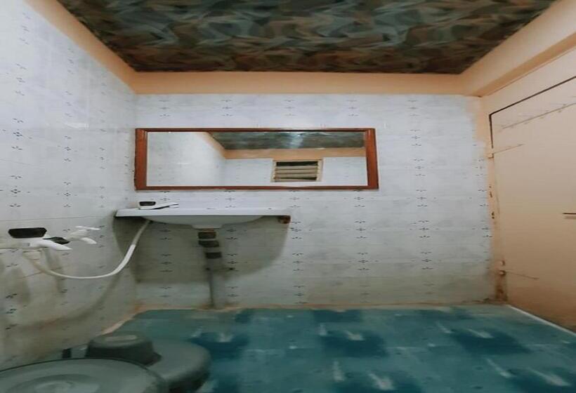 Номер Стандарт Трехместный, Sitaram Palace Shirdi