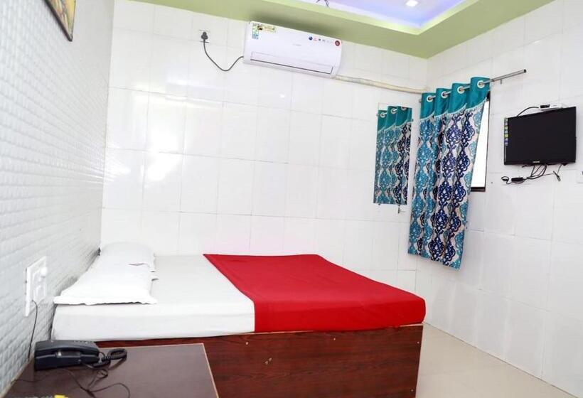 Номер Deluxe, Sitaram Palace Shirdi