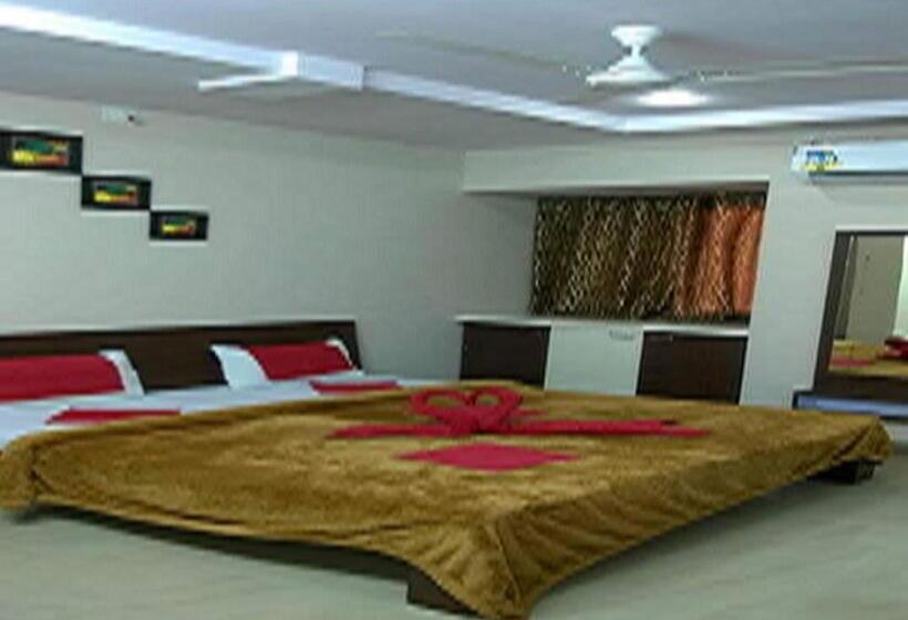 Номер Deluxe Кровать Кинг, Non Ac Richa Hotel Palace Vadodara
