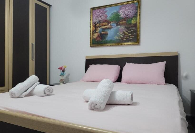 带共用浴室的标准房间, Guest House Marjo
