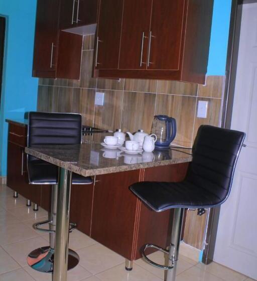 Семейный Номер, The Good Life Royal Guest House