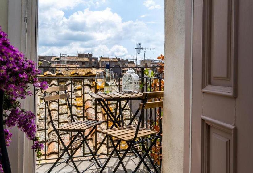 سوییت لوکس, La Suite Del Borgo