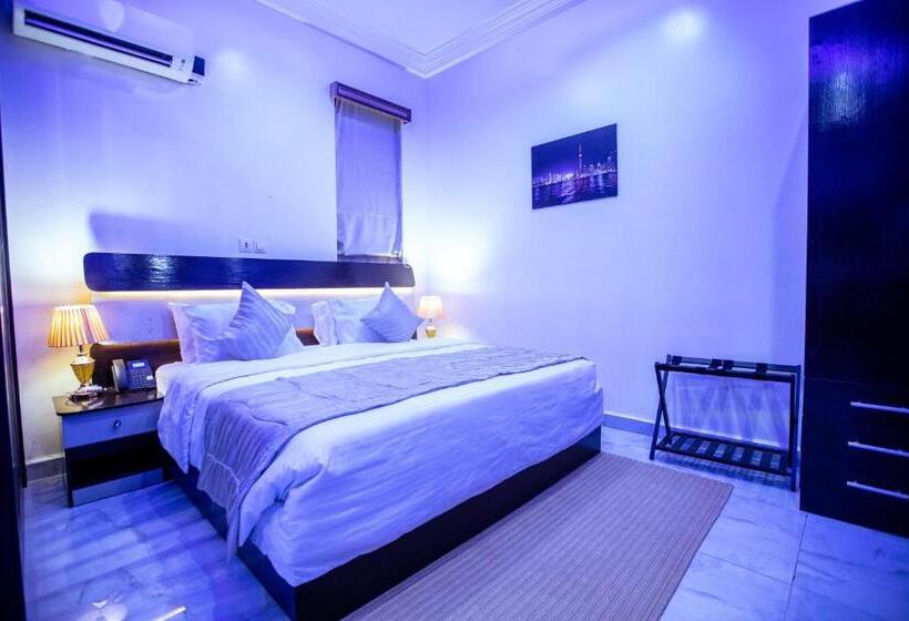 اتاق استاندارد یک نفره, Apartment 79 Hotel & Suite