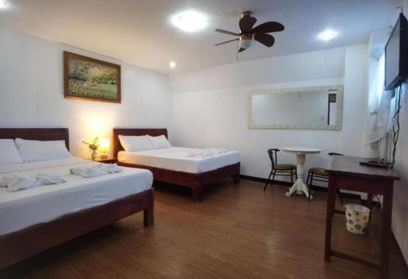 高品质的四人房间, Mont Wind Hotel Tagaytay Powered By Cocotel