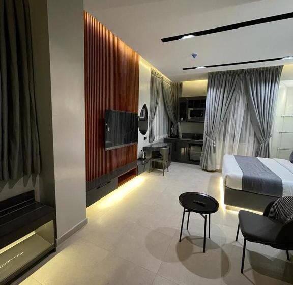 استودیوی سوپریور, Gta Hotel Ikeja