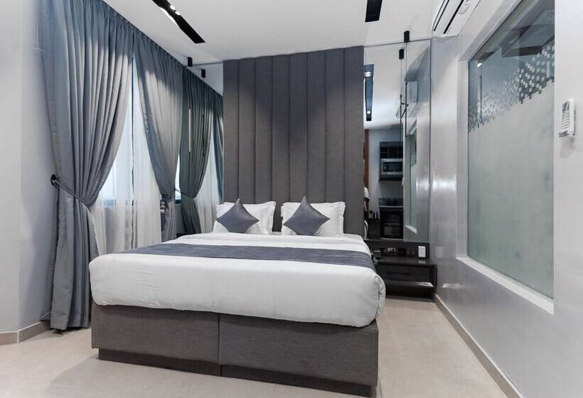 استودیوی لوکس, Gta Hotel Ikeja