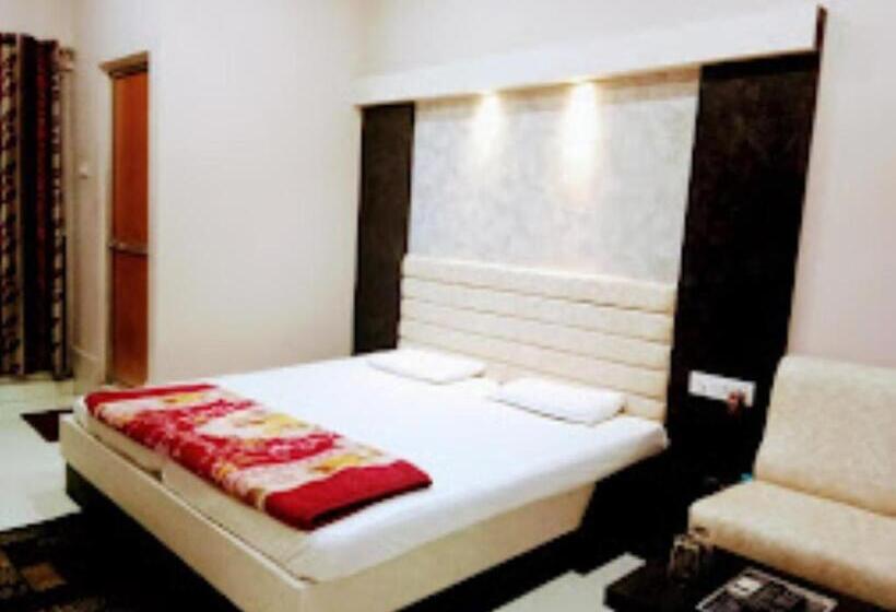 Номер Deluxe, Shantidoot , Gadarwara
