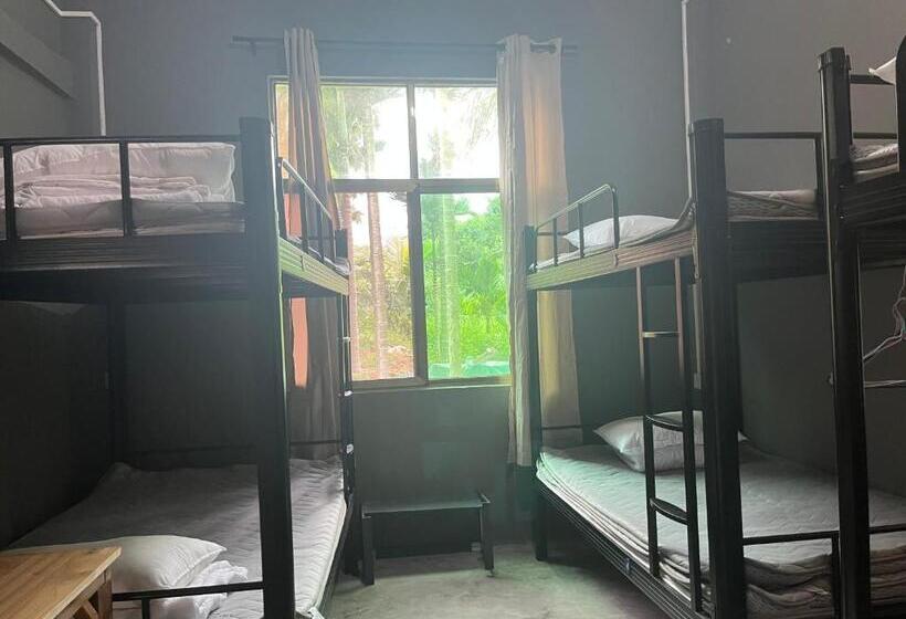 Кровать в Общей Комнате, Gar S Homestay