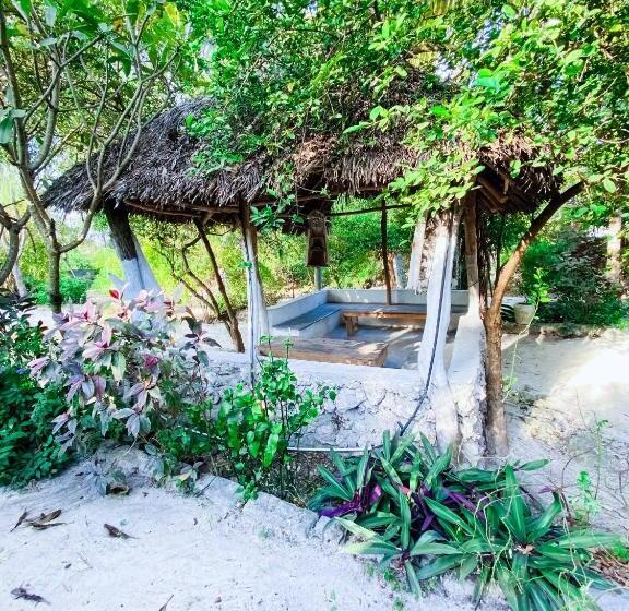 Номер Стандарт, Bwejuu Garden View Bungalows