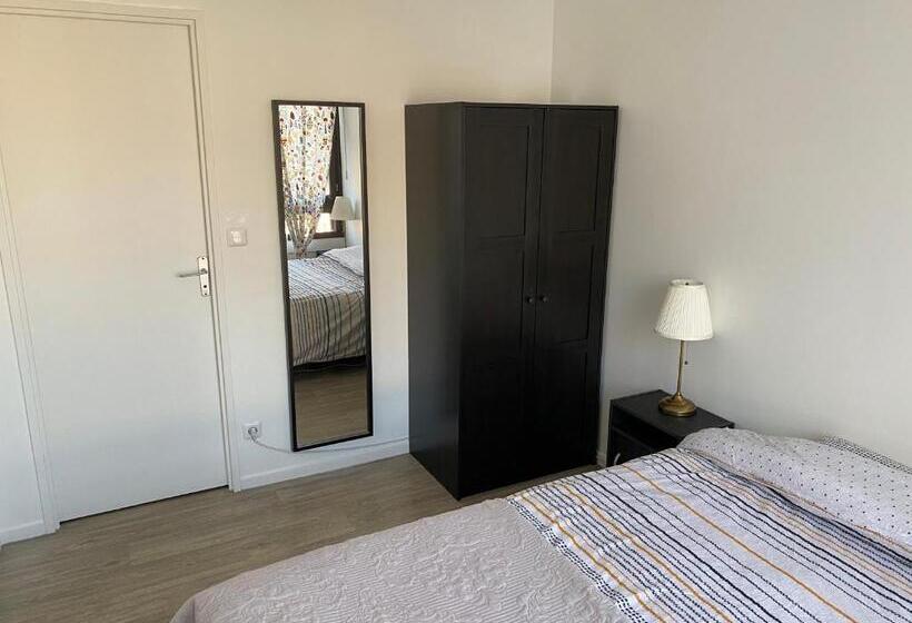Номер Стандарт Совместная Ванная, Chambre à Côté Du Stade Arena La Défense Paris