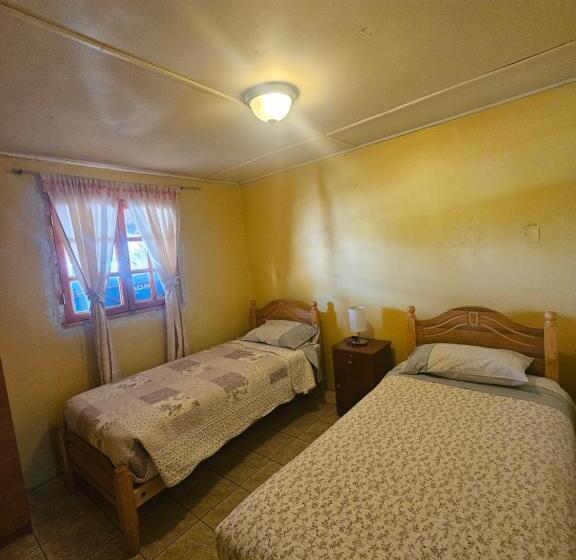 Дом 3 Спальни, Hostal Casa Los Duendes