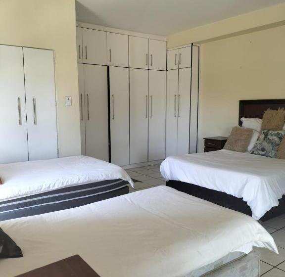 Семейный Номер Вид на Сад, Vbc Guesthouse