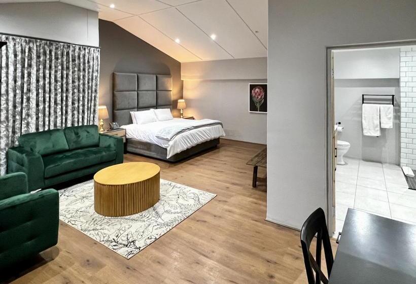 Президентский Люкс, Ferns Country Lodge