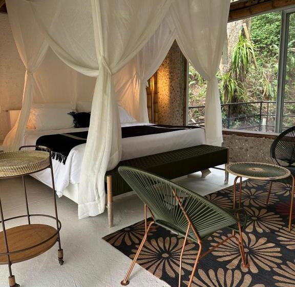 수피리어 스위트, Selva Serena