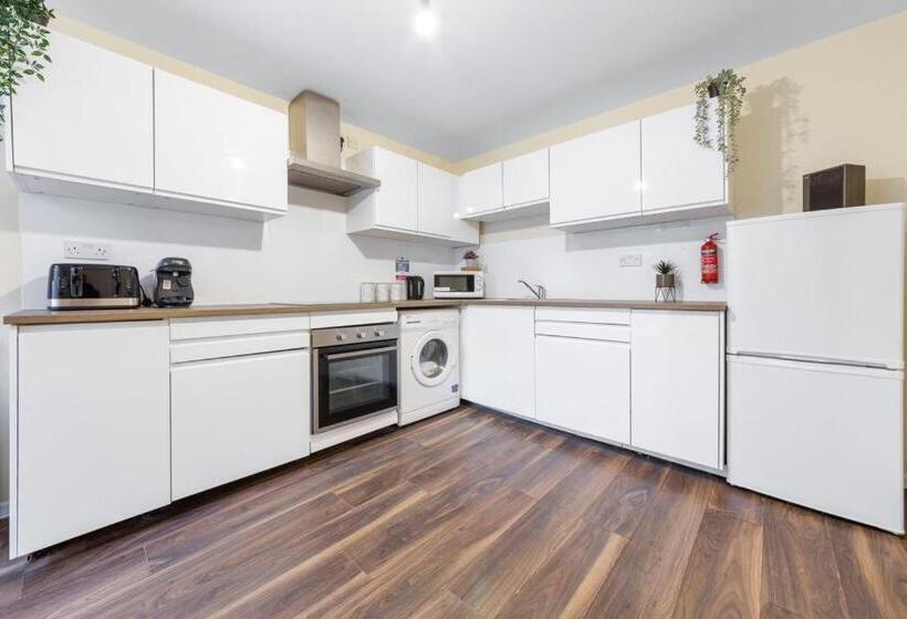 Номер Стандарт Совместная Ванная, Isleworth Stays Tw7