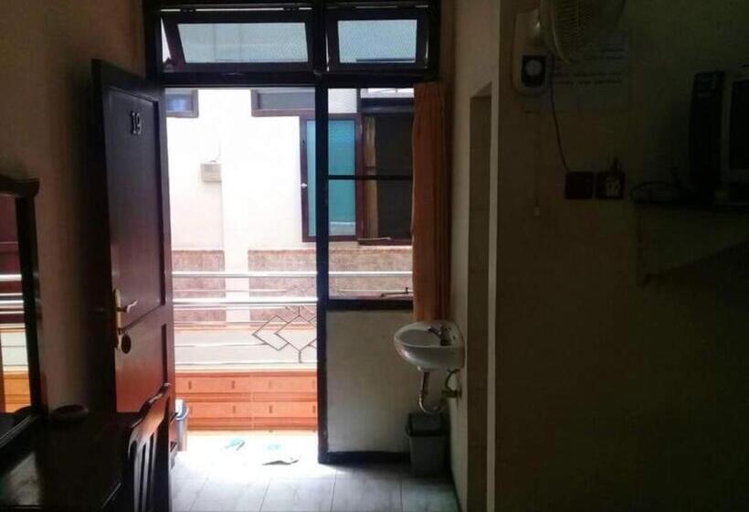 Номер Стандарт, Rumah Tourist