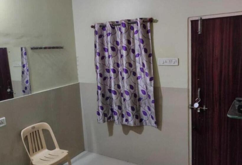 デラックスルーム, Prerna Lodge, Solapur