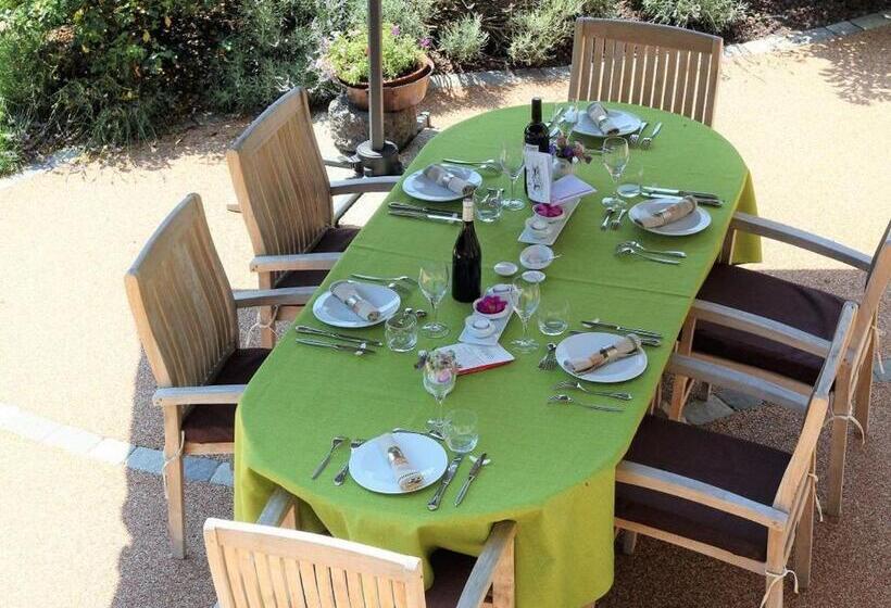 Номер Стандарт, Guestroom Saint Privat D Allier, 1 Pièce, 2 Personnes   Fr 1 582 423