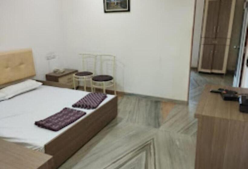 Номер Стандарт, Dona Dawli & Taraai Rest House, Shiroda