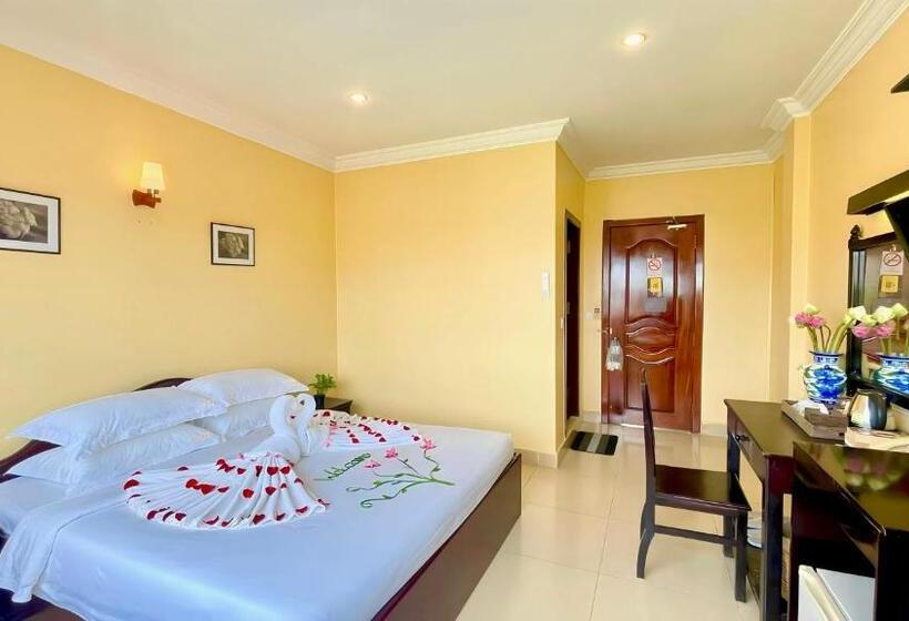 اتاق لوکس با چشم‌انداز استخر, Harmony Indochine D Angkor