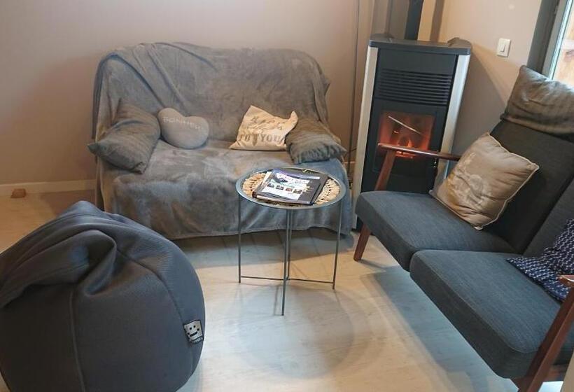 Дом 2 Спальни, Gite Cozy , Calme Proche Chinon 10 Min Et Cnpe 13min
