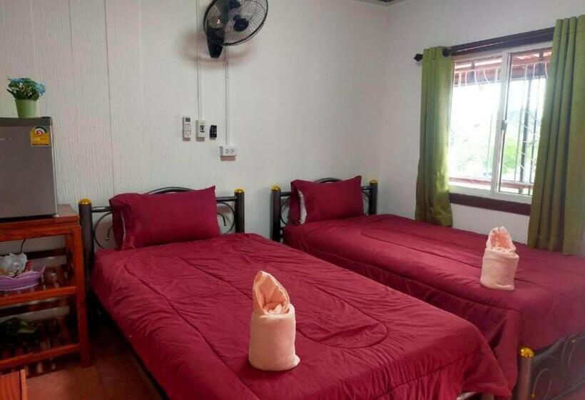 Номер Стандарт с Балконом, Baan Sabaijai Viking Home