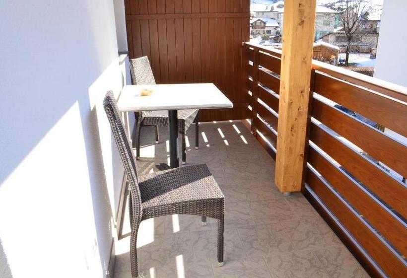 带山景的高级间, Aria Alpina Guest House Affittacamere