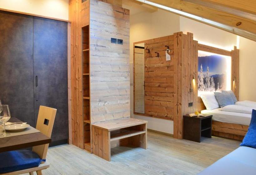 带阳台标准四人间, Aria Alpina Guest House Affittacamere