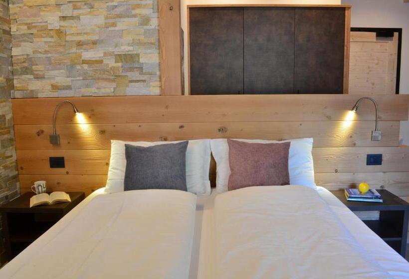 带阳台的豪华间, Aria Alpina Guest House Affittacamere