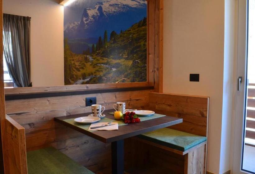 带山景的高级间, Aria Alpina Guest House Affittacamere