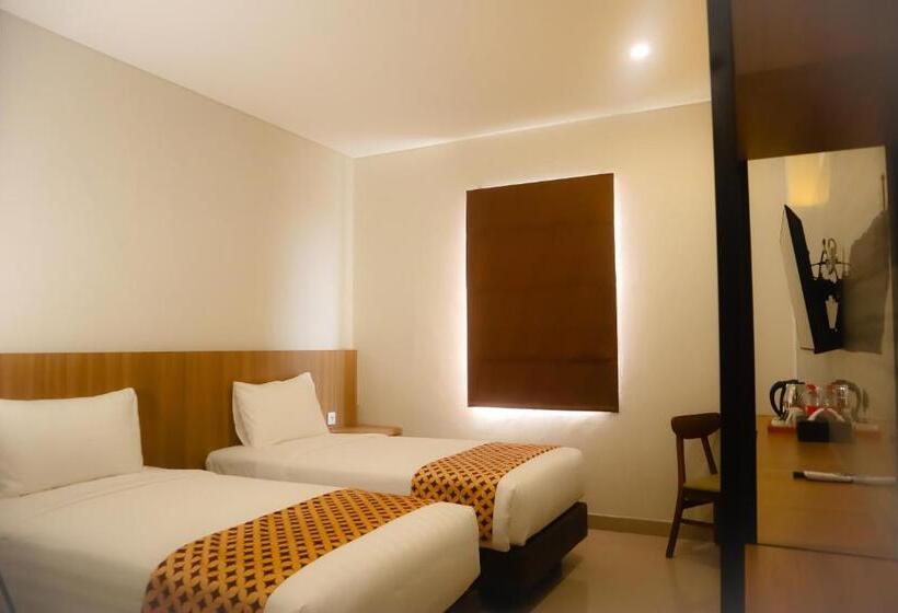 Номер Superior, Front One Hotel Gombong