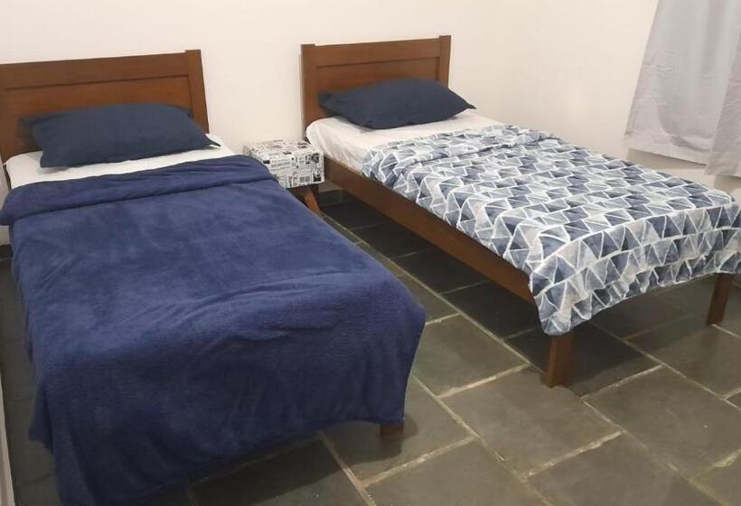 스탠다드 룸, Quarto Com Quatro Camas De Solteiro