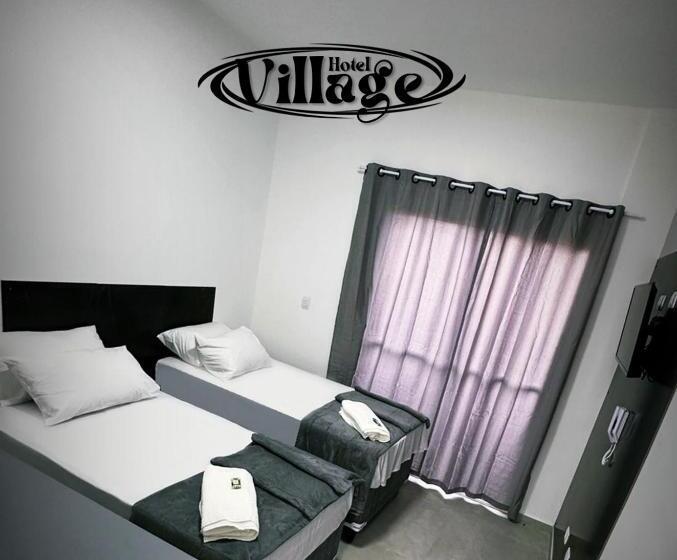 غرفة قياسية, Village