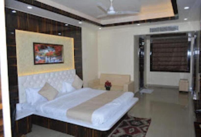 Номер Deluxe Кровать Кинг, Saraswati Inn,aurangabad