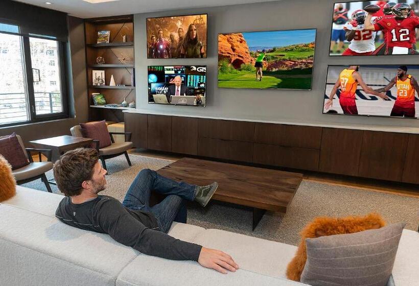 Номер Deluxe Кровать Кинг, Lift By All Seasons Resort Lodging