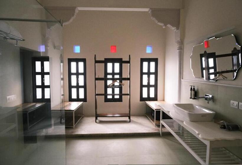 带大床的标准间, Vivaana Museum