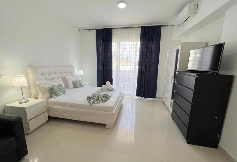 سوییت, Atlantic Suites   Great Location   Beach, Restaurants And Bars