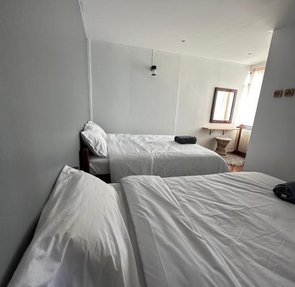 Семейный Полулюкс, Thadan Guest House