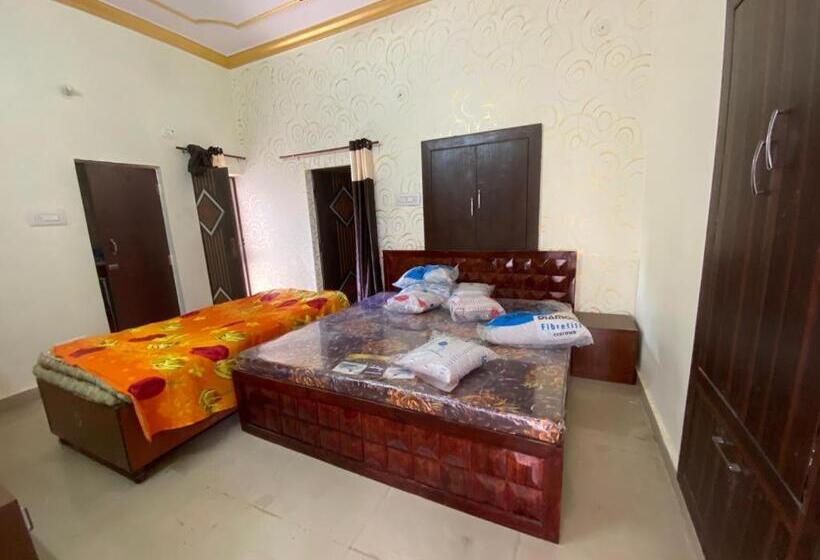 Номер Стандарт с Балконом, Dwarka Mai Guest House