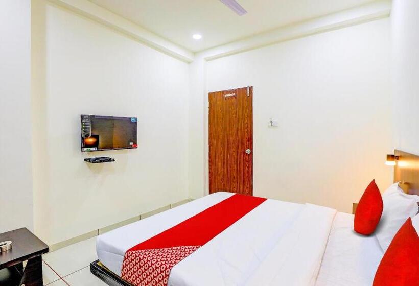 Трехместный Номер Классика, Oyo Flagship Hotel Aanand Rooms